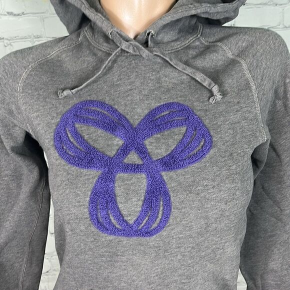 TNA Aritzia Sweater Adult Medium Gray Purple Baltic Spiro Embroidered Hoodie - Picture 2 of 10
